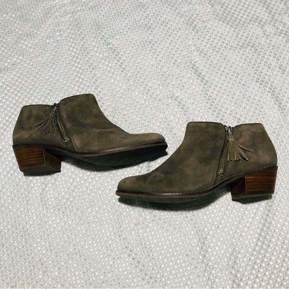 Vionic Vionic Serena Ankle Boot - Picture 2 of 11